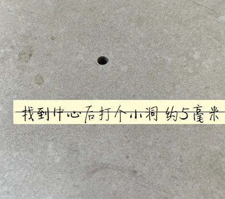 邹平瓷砖空鼓维修公司专业解答在瓷砖铺贴过程中，如果砂料搅拌不均匀，将会带来以下问题