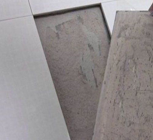 邹平瓷砖空鼓维修公司分享瓷砖铺贴时如果打浆（即涂抹在瓷砖背面和基层上的砂浆或瓷砖胶）过少，会带来以下问题